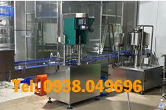 Máy chiết rót chai Pet nhựa với công suất 2000 Chai/giờ